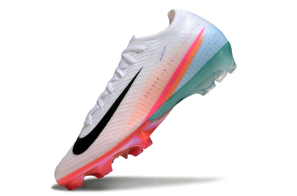 Close-up of Nike Air Zoom Mercurial Vapor XVI Elite FG football boots featuring Sam Kerr