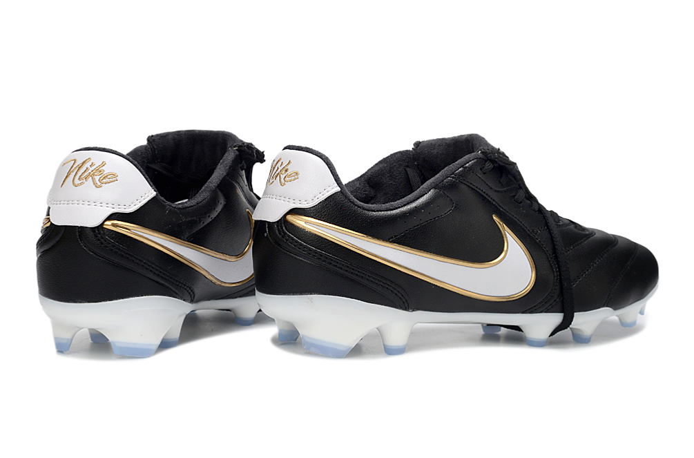 Detailed view of Nike Tiempo Ligera Pro LE Elite Football Boots showcasing premium materials and features.
