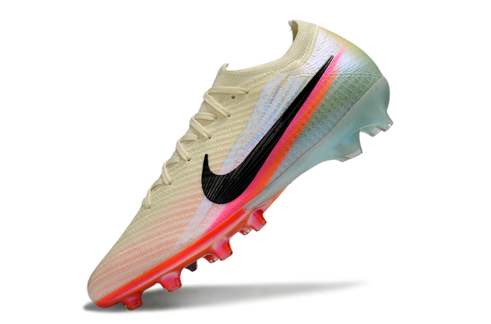 High-performance Nike Mercurial Vapor XVI Elite AG football boots featuring elite design by Sam Kerr.