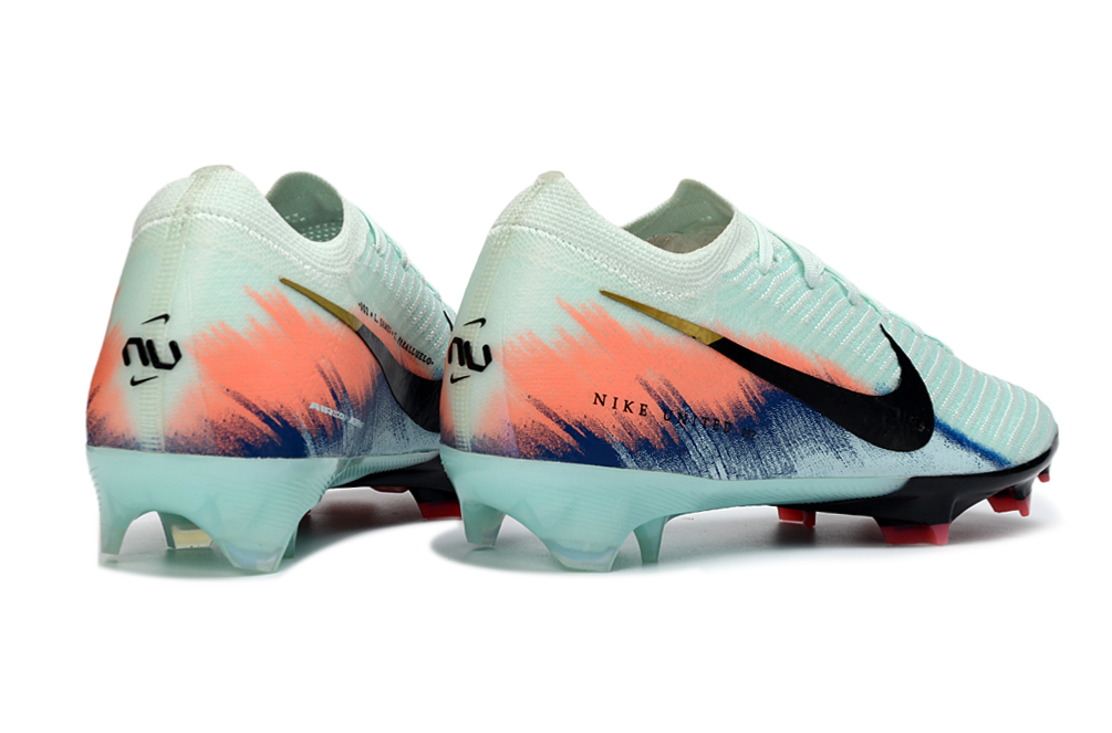 Top view of Nike Air Zoom Mercurial Vapor XVI Elite FG United 002 football boot