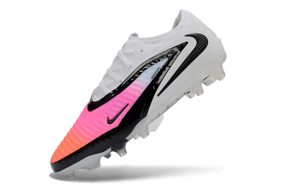 Advanced traction system of Nike Phantom 6 Elite FG soccer cleats