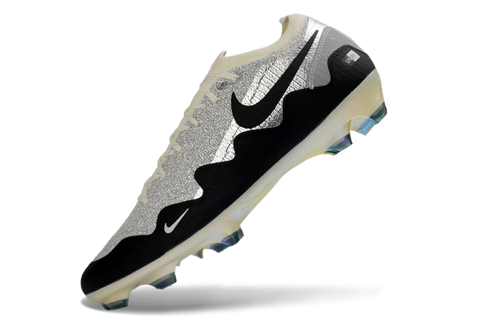Close-up of Nike Air Zoom Mercurial Vapor XVI Elite FG Soccer Football Boots